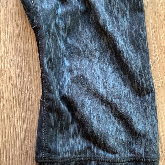 Athleta Relay Capri Leggings Black & Blue Size XS Mid Rise - Picture 4 of 10